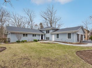233 E Witchwood Ln, Lake Bluff, IL
