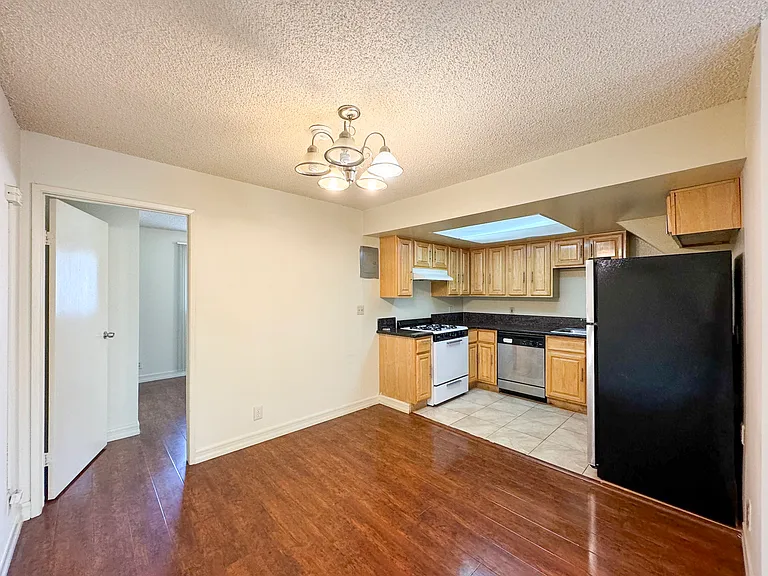 4554 Russell Ave #2 — Photo 4