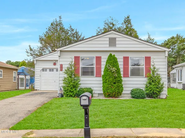 12 Virgin Islands Drive, Toms River, NJ 08757