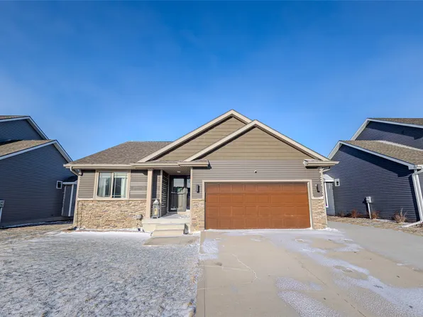 904 NW Sienna Dr, Grimes, IA 50111