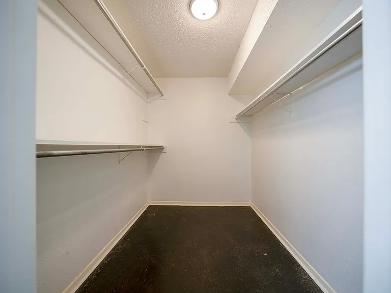 1717 N Locust St — Photo 60