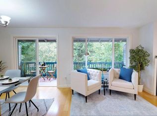 10505 SE Cliff Pl UNIT C-1, Bellevue, WA 98004