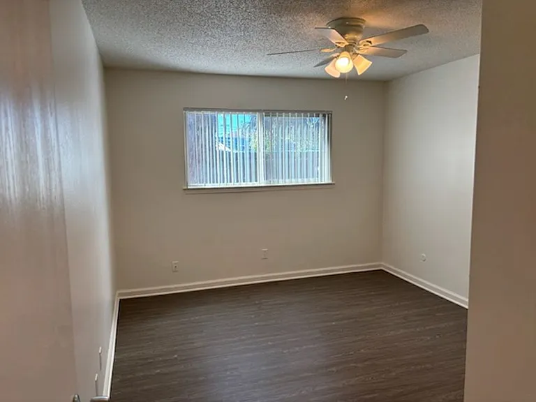 3100 Jersey Way — Photo 16