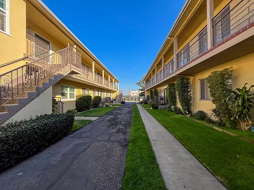 5919-5925 Crenshaw Blvd Photo 1