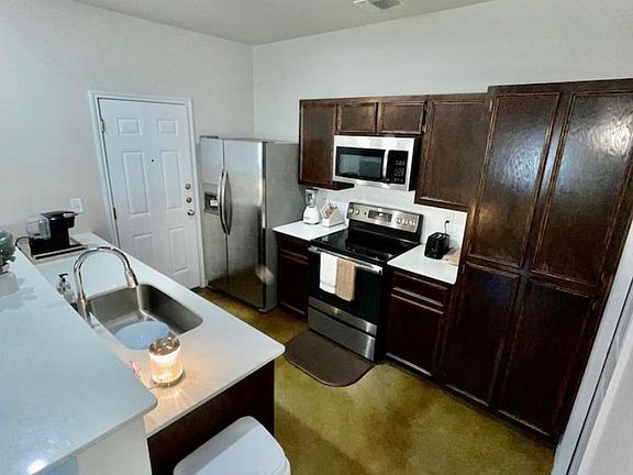 5th image of 310 Lowes Dr #B