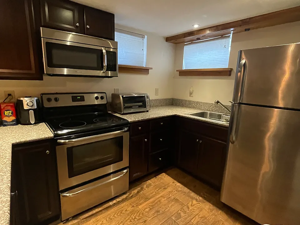 123 W Philadelphia Ave #A
