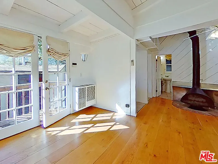 10211 Seabury Ln — Photo 4