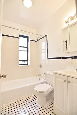 Rented by Ledvech Group | media 9