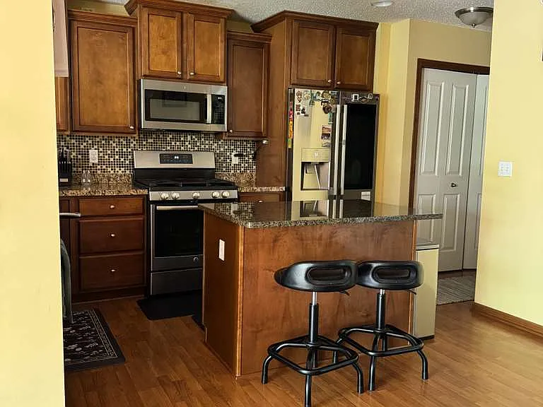 5069 Dunkirk Pl N — Photo 4