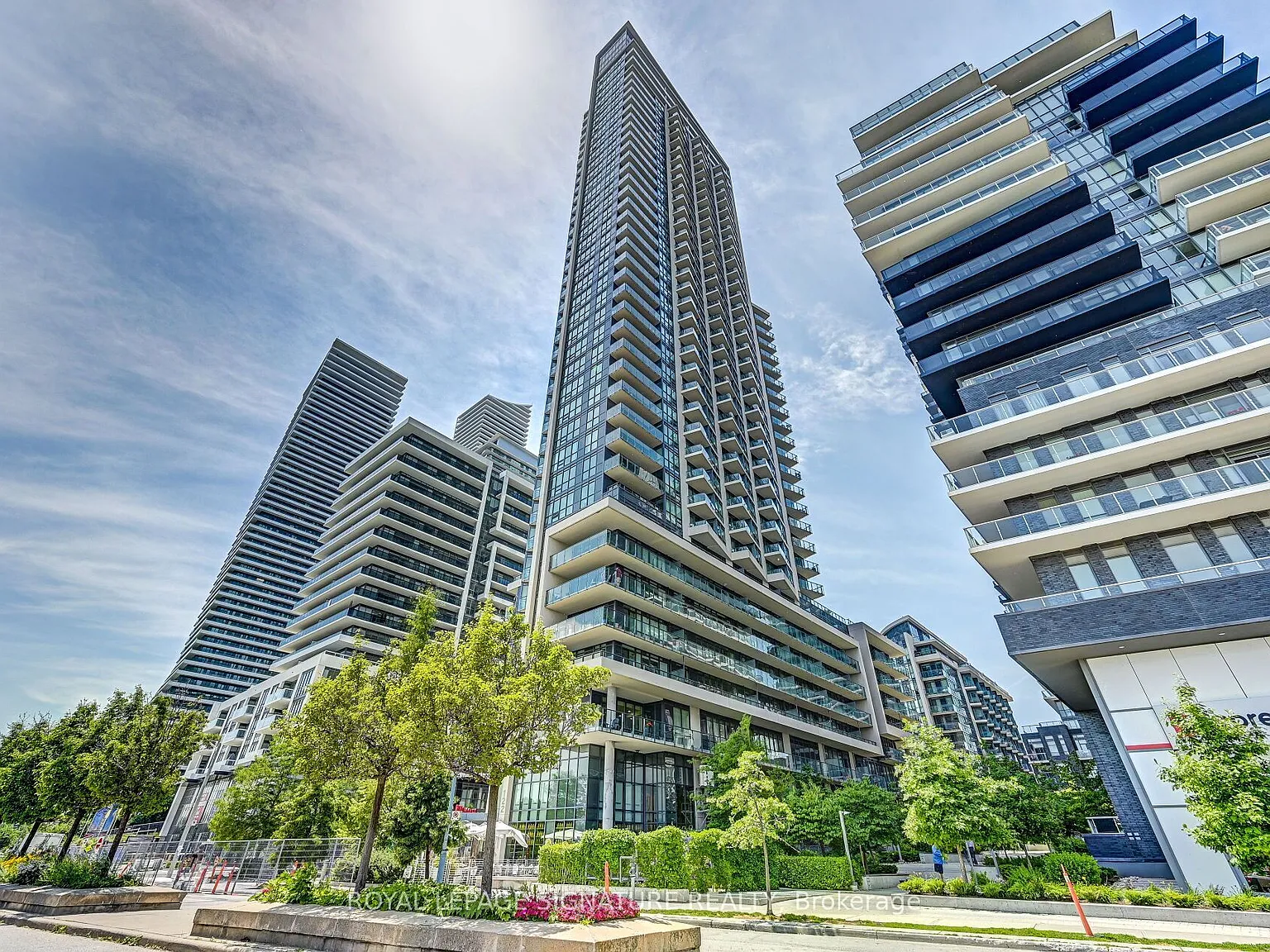 3 bed, $3,000 — Photo 1