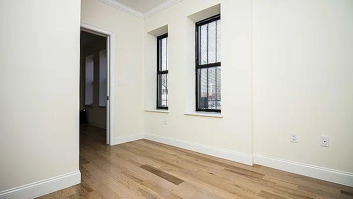 1st image of 1075 Greene Ave #447