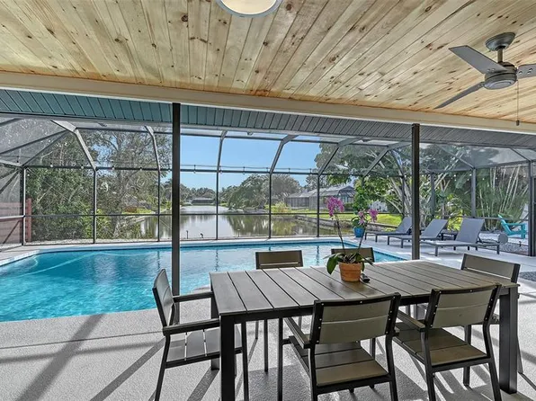 3924 Helene St, Sarasota, FL 34233