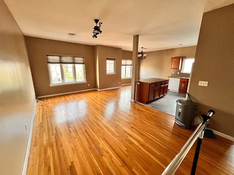 75 Sumner Ave #2 — Photo 13