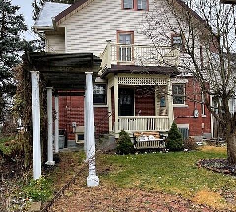 3rd image of 1011 Sunset Ave