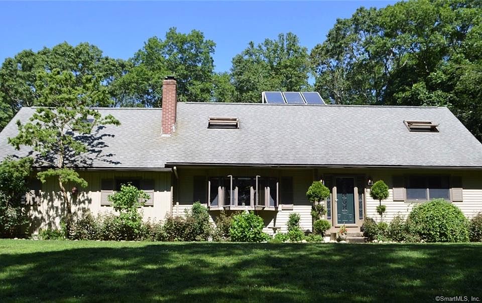 1st image of 30 Jericho Dr