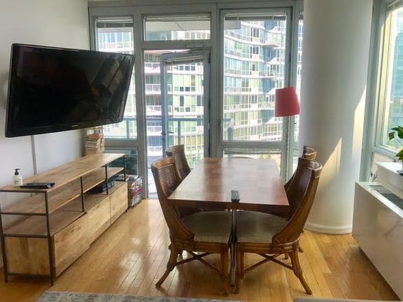 3rd image of 4540 Center Blvd APT 1010