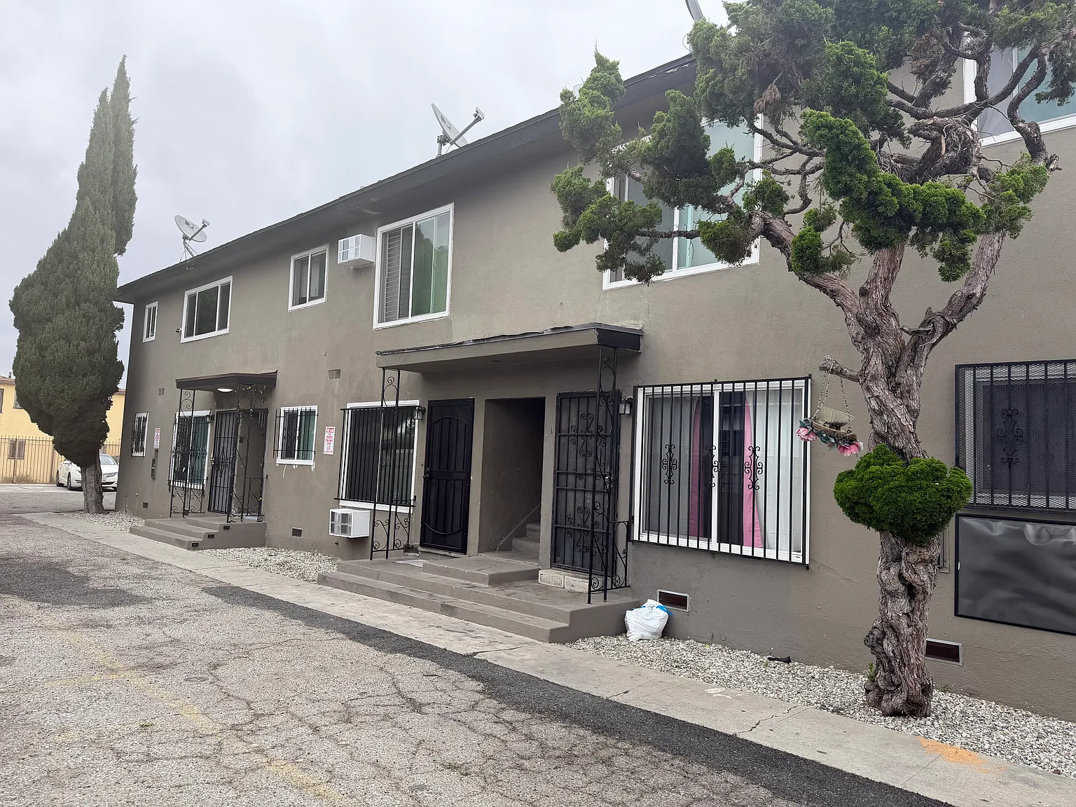 2 bed, 950 sqft, $2,200 — Photo 1