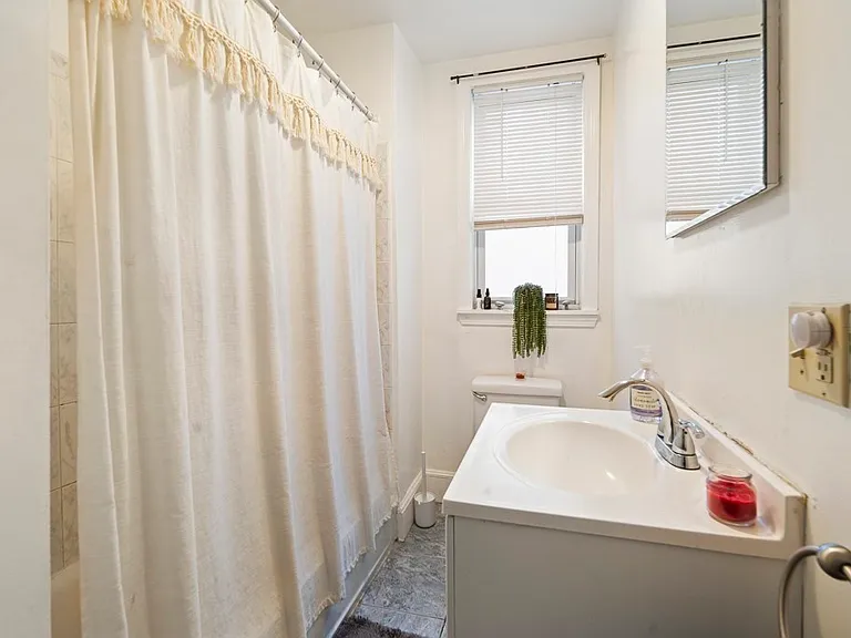 17 Dow St #2 — Photo 17