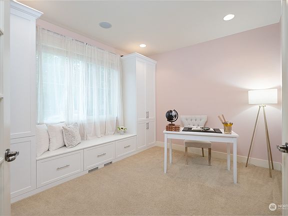 5th image of 11063 Muirwood Way NE