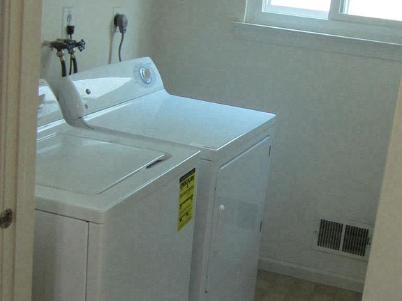 2nd Floor Laundry Room