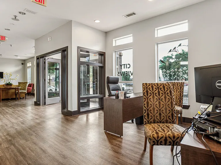 Cozy Leasing Office