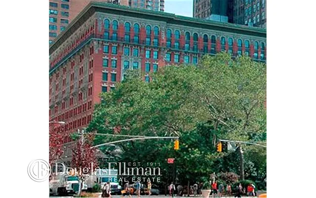 Sold by Douglas Elliman | media 22