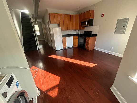 3rd image of 1613 Frankford Ave #3F