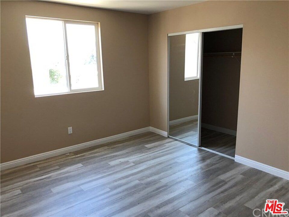 2nd image of 1218 E Adams Blvd