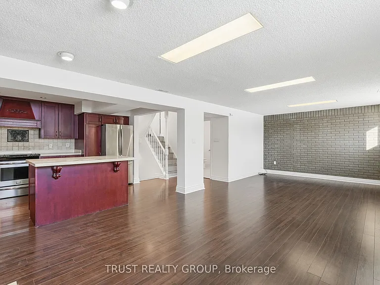 9 Del Ria Dr — Photo 23