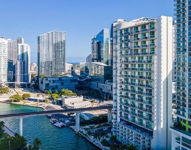 690 SW 1st Ct #PENTHOUSE II20, Miami, FL, 33130