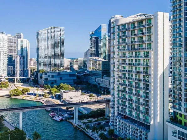 690 SW 1st Ct #Penthouse Ii20, Miami, FL 33130
