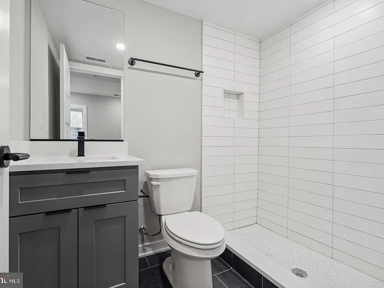 3401 Hamilton St #6 — Photo 31