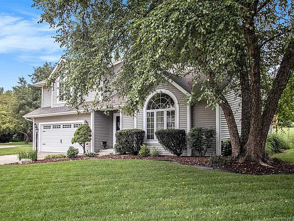 3rd image of 51630 Waterford Ln