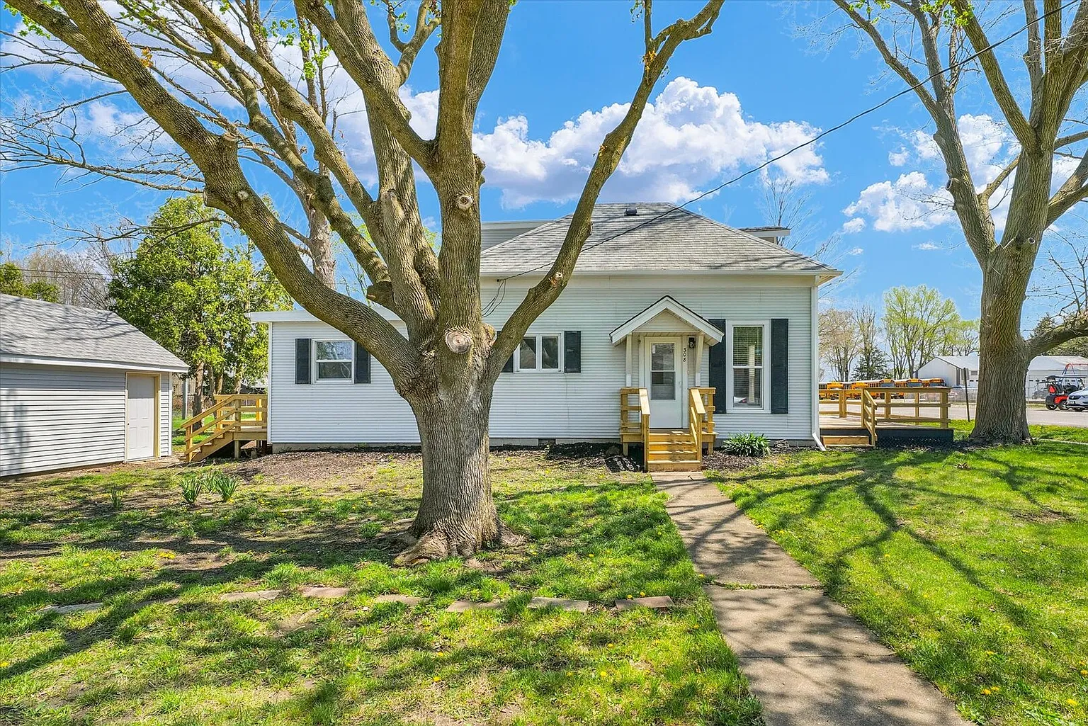 308 S 6th St photo 1