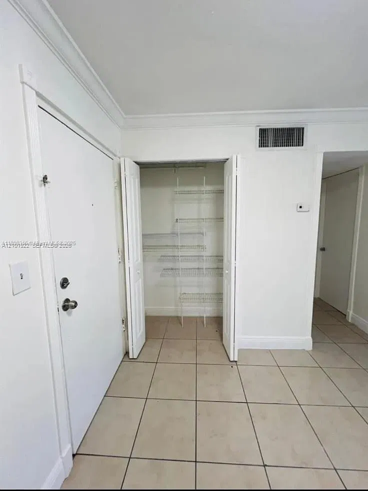 Las Estrellas Condo — Photo 4