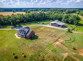 775 Ivy Lake Rd, Morrison, TN 37357