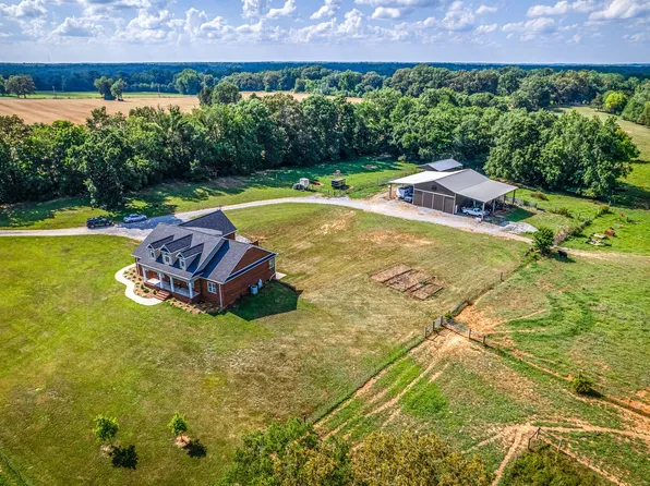 775 Ivy Lake Rd, Morrison, TN 37357