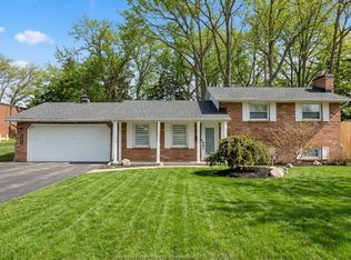 945 Laurier Dr, Lasalle, ON N9J1M9