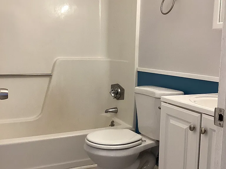 12 E Side Dr #4 — Photo 6