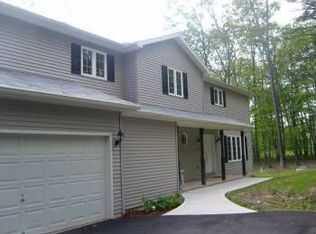26 Alpine Lk, Henryville, PA 18332
