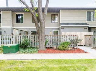 1109 Landmark Trl S, Hopkins, MN 55343