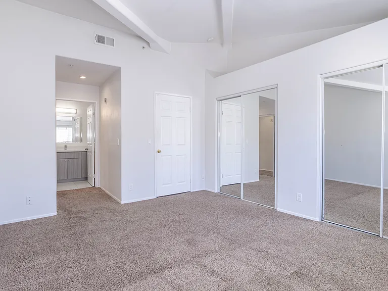 18347 Saticoy St #28 — Photo 16