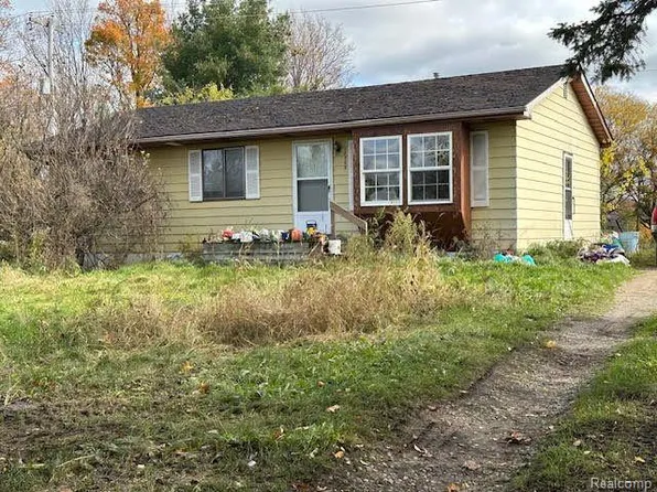 12305 S Morrice Rd, Morrice, MI 48857