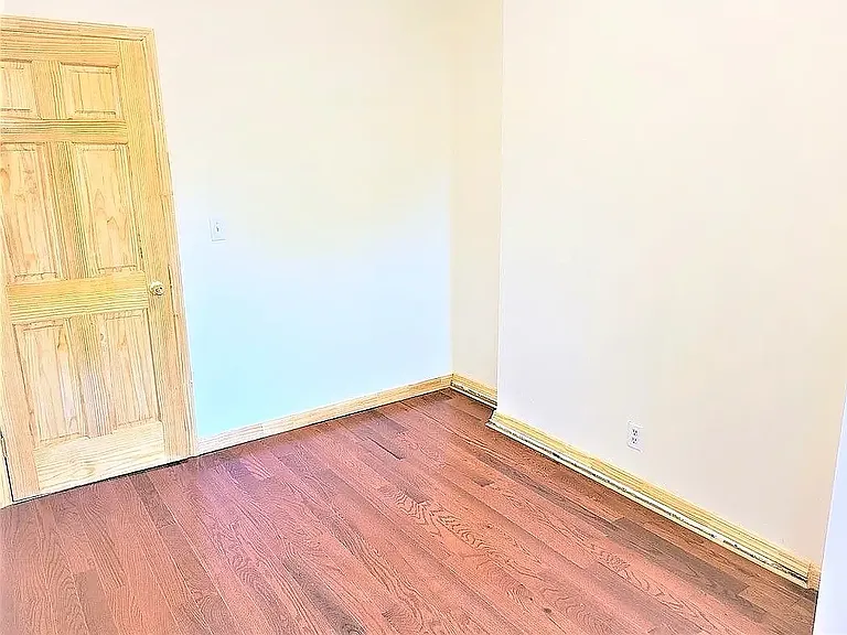413 49th St #3 — Photo 6