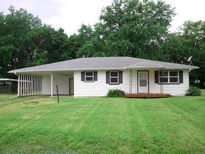 213 S Poplar St, Douglass, KS, 67039