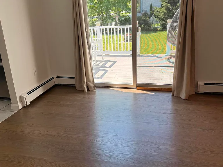 704 Dow Ave — Photo 7