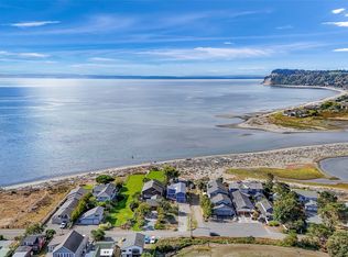 2402 Sunlight Beach Rd, Clinton, WA 98236