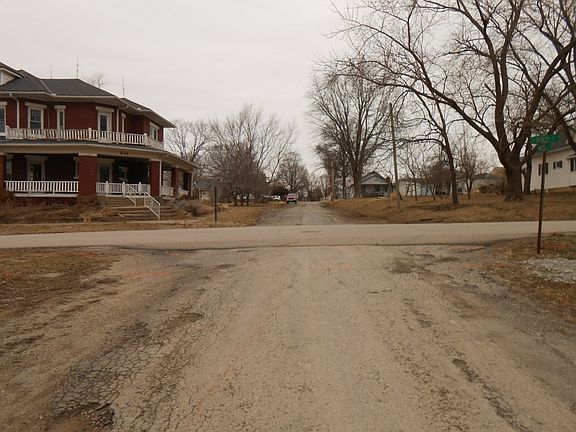 4th image of 810 West St