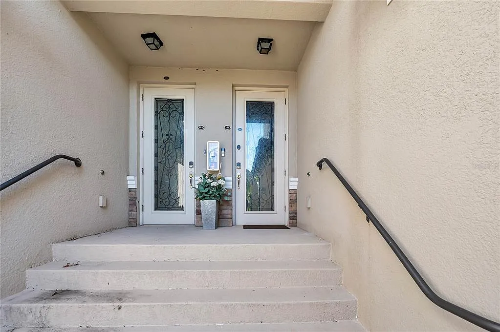 3 bed, 2.0 bath, 2108 sqft, $3,500 — Photo 3