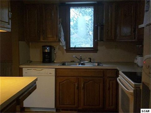3rd image of 119 River Dr